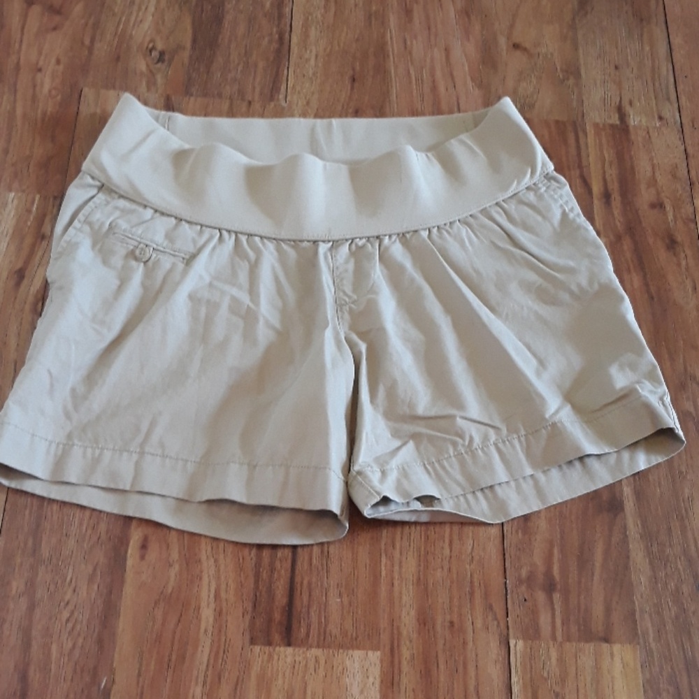 Maternity liz Langer shorts size (M)